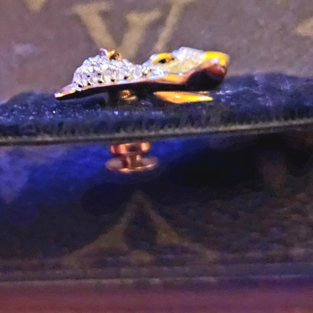 SWAROVSKI Double Dolphins Glitzy Tac Pin Sealife Flipper Rhinestones Gold Brooch - Picture 8 of 13